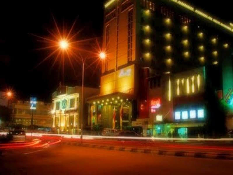 Orchardz Hotel Ayani Pontianak Exterior foto
