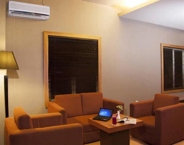 Orchardz Hotel Ayani Pontianak Exterior foto