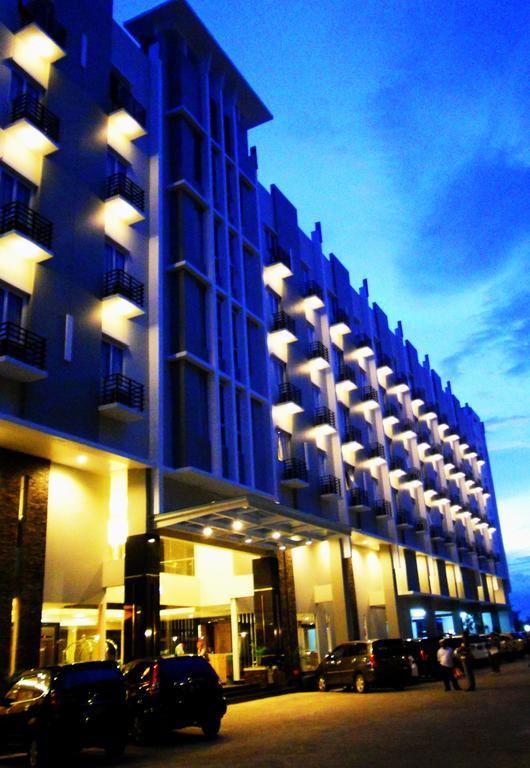 Orchardz Hotel Ayani Pontianak Exterior foto