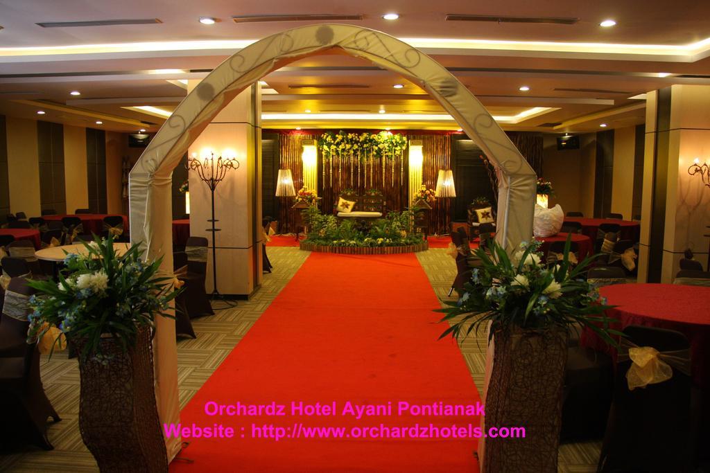 Orchardz Hotel Ayani Pontianak Exterior foto